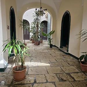 https://la-dimora-dell800.sicilyhotelsitaly.net